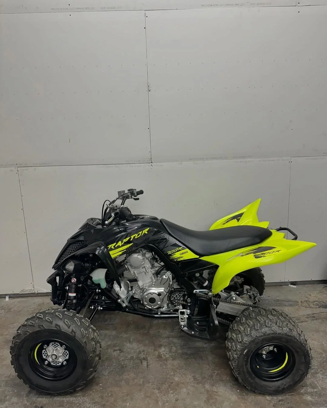 2022 Raptor 700r with title